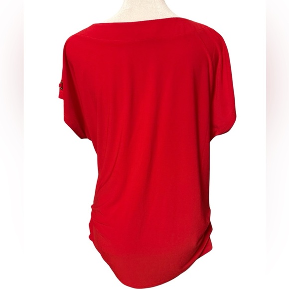 Lily Star cold shoulder short sleeve stretchy top in red with gold ring Size sm - Picture 5 of 10